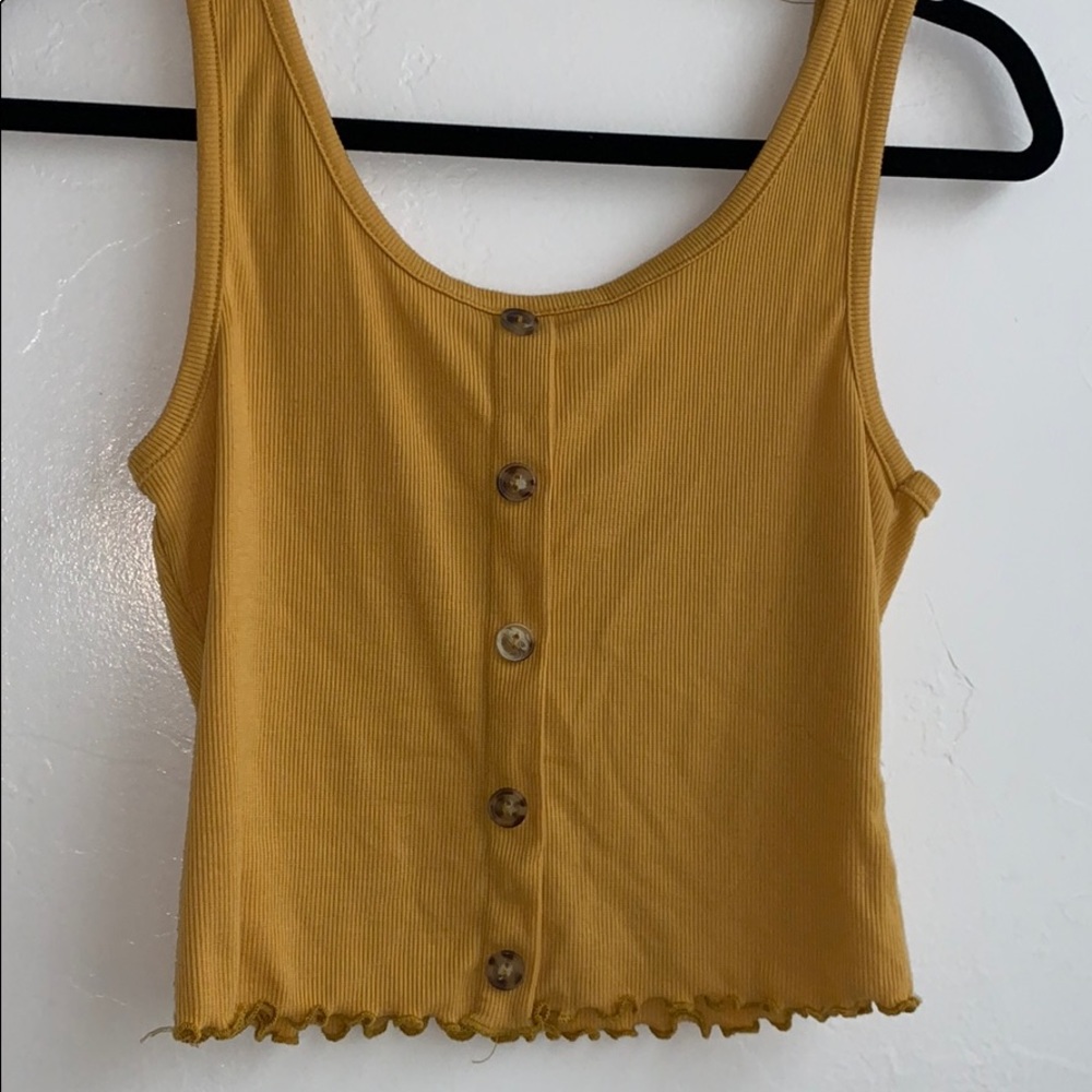 Yellow crop top⚡️💛